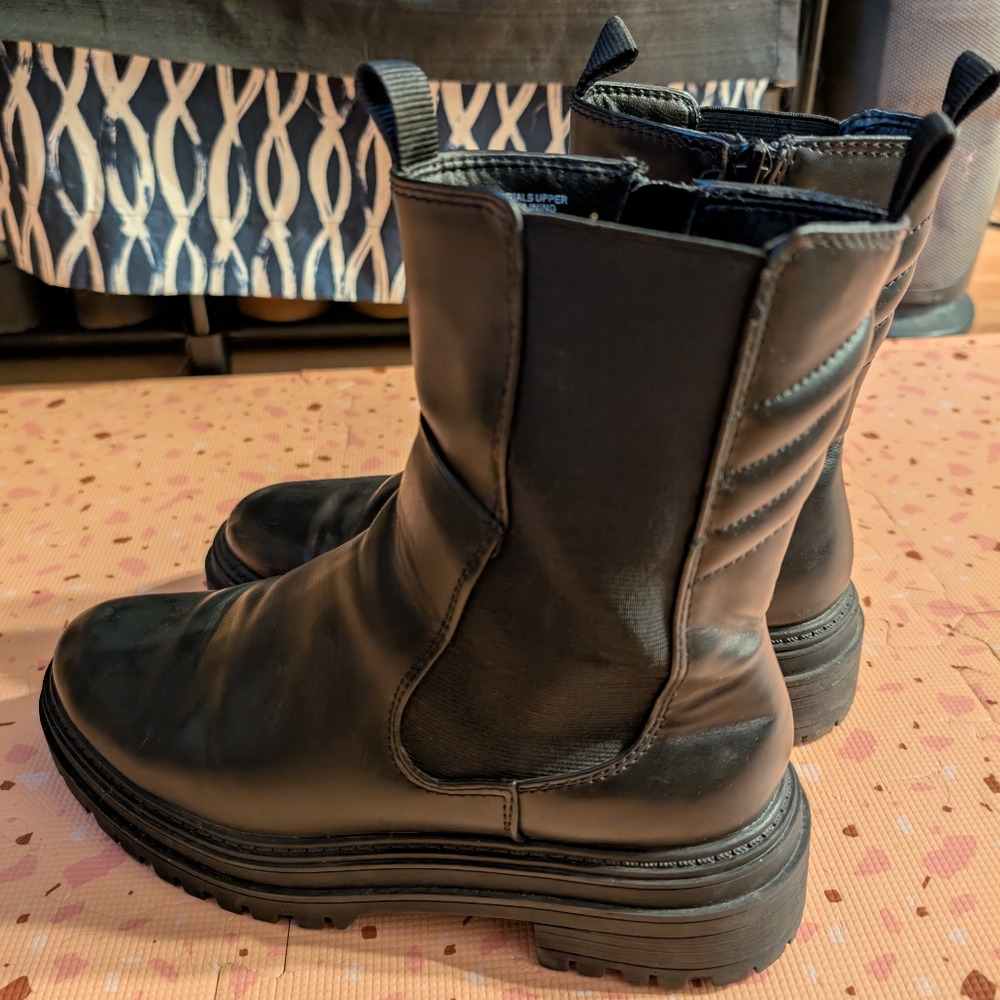 Chelsea combat boot